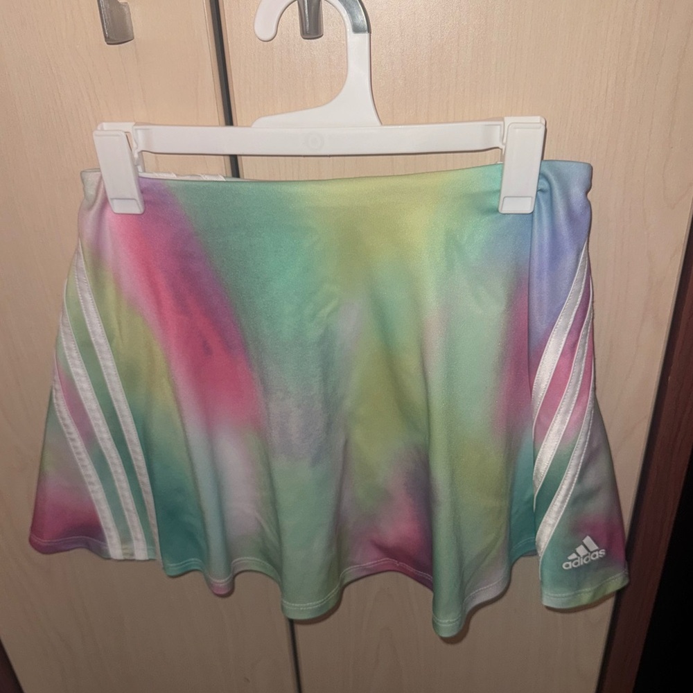 Adidas girl  Tie-Dye Skort size M(10/12)